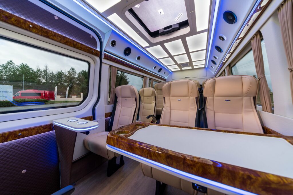 Mercedes Sprinter VIP de 16 plazas